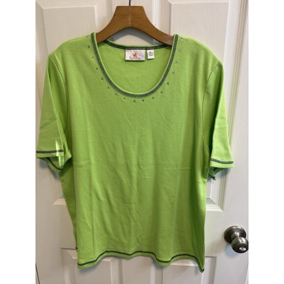 Quacker Factory Tops - Quacker Factory XL Green Top Navy Blue Trim Rhinestone Studs Around Neck Preowne